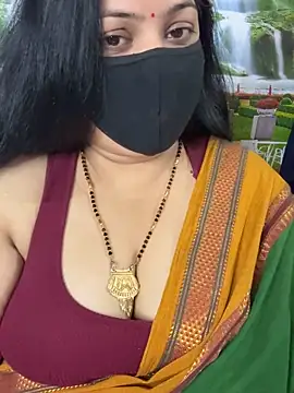 Snapshot of FlatVincy4 chatting on 10-12-25, 06:45 FlatVincy4 online show from 10-12-25, 06:45