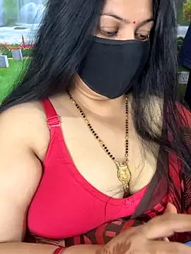 Snapshot of FlatVincy4 chatting on 10-14-25, 07:53 FlatVincy4 online show from 10-14-25, 07:53