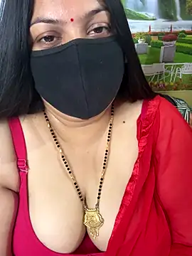 Snapshot of FlatVincy4 chatting on 10-21-25, 03:46 FlatVincy4 online show from 10-21-25, 03:46