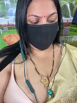 Snapshot of FlatVincy4 chatting on 10-24-25, 04:03 FlatVincy4 online show from 10-24-25, 04:03