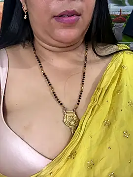 Snapshot of FlatVincy4 chatting on 10-28-25, 05:26 FlatVincy4 online show from 10-28-25, 05:26