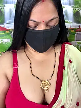 Snapshot of FlatVincy4 chatting on 10-30-25, 03:19 FlatVincy4 online show from 10-30-25, 03:19