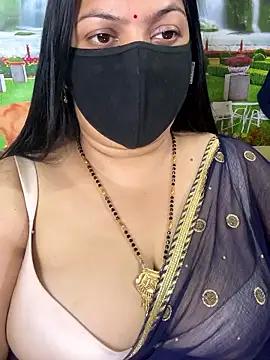 Snapshot of FlatVincy4 chatting on 10-31-25, 03:57 FlatVincy4 online show from 10-31-25, 03:57