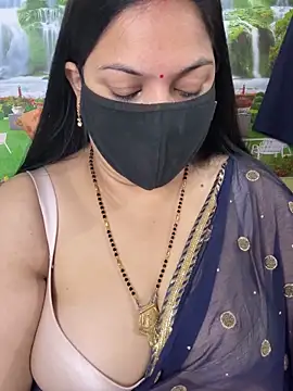 Snapshot of FlatVincy4 chatting on 11-11-25, 03:39 FlatVincy4 online show from 11-11-25, 03:39