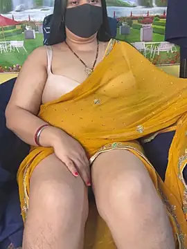 Snapshot of FlatVincy4 chatting on 11-15-25, 08:22 FlatVincy4 online show from 11-15-25, 08:22