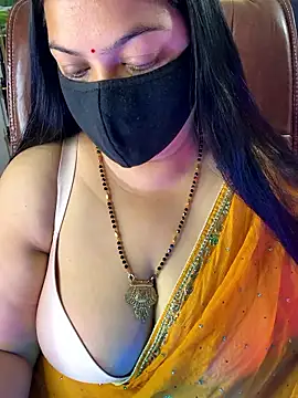 Snapshot of FlatVincy4 chatting on 11-20-25, 10:42 FlatVincy4 online show from 11-20-25, 10:42