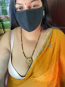 Snapshot of FlatVincy4 chatting on 11-21-25, 01:32 FlatVincy4 online show from 11-21-25, 01:32