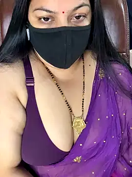 Snapshot of FlatVincy4 chatting on 11-22-25, 10:53 FlatVincy4 online show from 11-22-25, 10:53