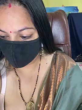 Snapshot of FlatVincy4 chatting on 11-24-25, 03:28 FlatVincy4 online show from 11-24-25, 03:28