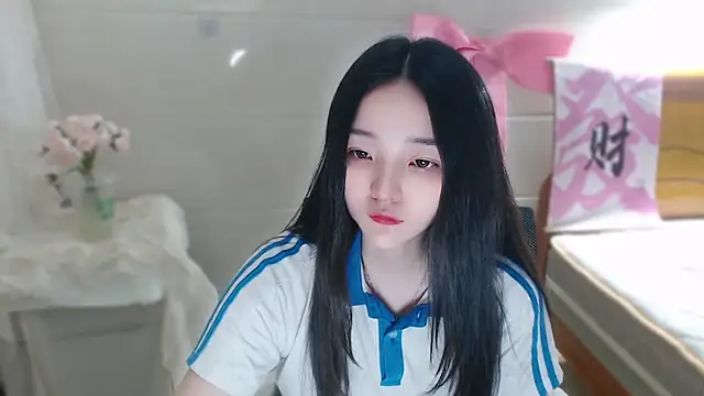 qiqi--- online show from 04-23-26, 08:57