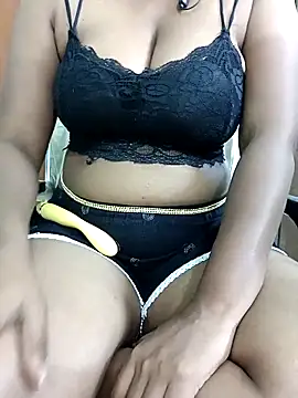 Snapshot of Tamilbigboobie chatting on 03-22-25, 09:56 Tamilbigboobie online show from 03-22-25, 09:56