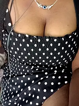 Snapshot of Tamilbigboobie chatting on 10-28-25, 07:56 Tamilbigboobie online show from 10-28-25, 07:56