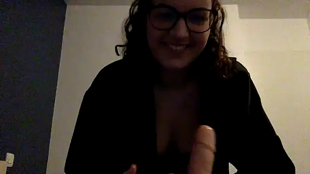 LolaGuess online show from 12-21-24, 08:43