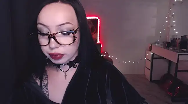 Snapshot of MoranaMissGod chatting on 12-26-24, 02:22 MoranaMissGod online show from 12-26-24, 02:22