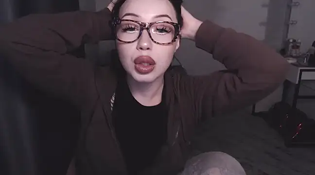 Snapshot of MoranaMissGod chatting on 01-06-25, 01:08 MoranaMissGod online show from 01-06-25, 01:08