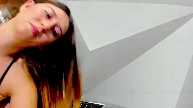 Valeria grey69 online show from 10-21-25, 08:31