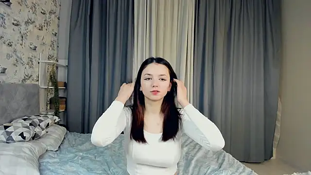 LilianGrindle online show from 01-14-25, 06:07