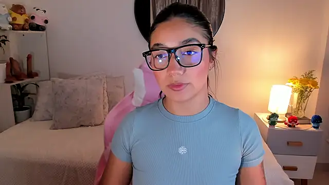 martina roldam online show from 03-23-25, 01:53