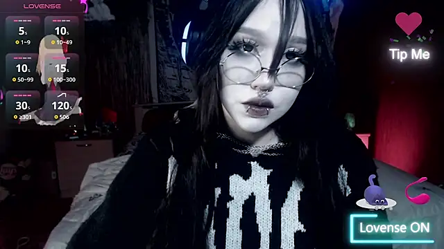 Snapshot of chloe_crystall_killer chatting on 10-27-25, 12:26 chloe crystall killer online show from 10-27-25, 12:26
