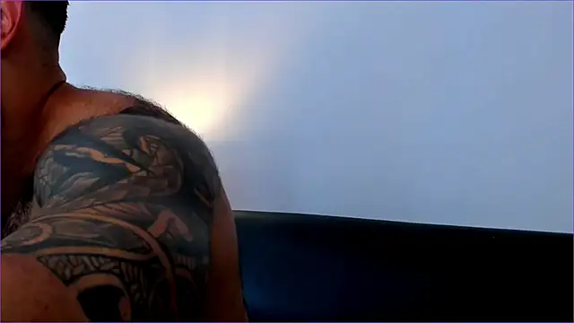 BradLeon  online show from 10-16-25, 05:14