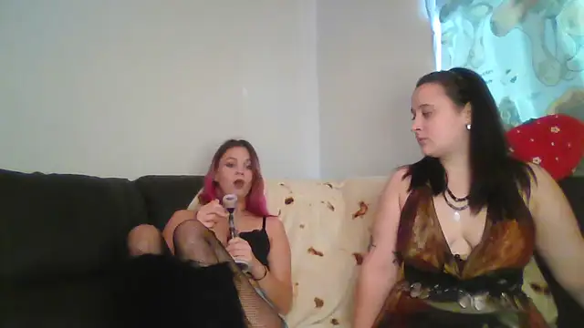 Snapshot of BedroomBarbie chatting on 10-02-25, 08:49 BedroomBarbie online show from 10-02-25, 08:49