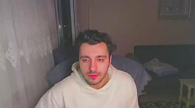 Snapshot of handsomeee04 chatting on 01-13-25, 01:45 handsomeee04 online show from 01-13-25, 01:45