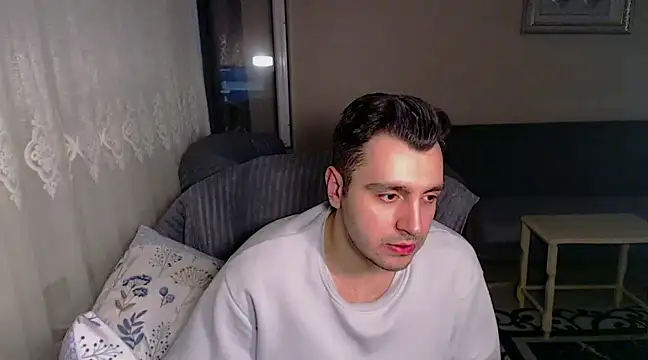 Snapshot of handsomeee04 chatting on 01-21-25, 01:18 handsomeee04 online show from 01-21-25, 01:18