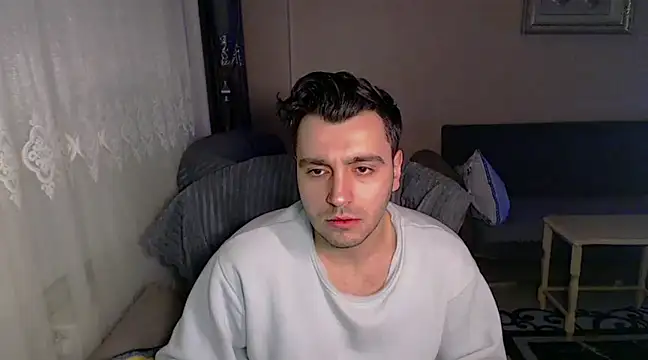 Snapshot of handsomeee04 chatting on 01-21-25, 03:43 handsomeee04 online show from 01-21-25, 03:43