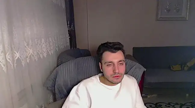 Snapshot of handsomeee04 chatting on 01-24-25, 02:49 handsomeee04 online show from 01-24-25, 02:49