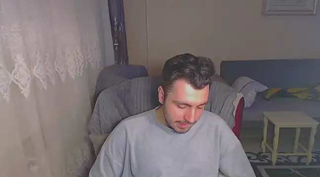 Snapshot of handsomeee04 chatting on 02-01-25, 01:55 handsomeee04 online show from 02-01-25, 01:55