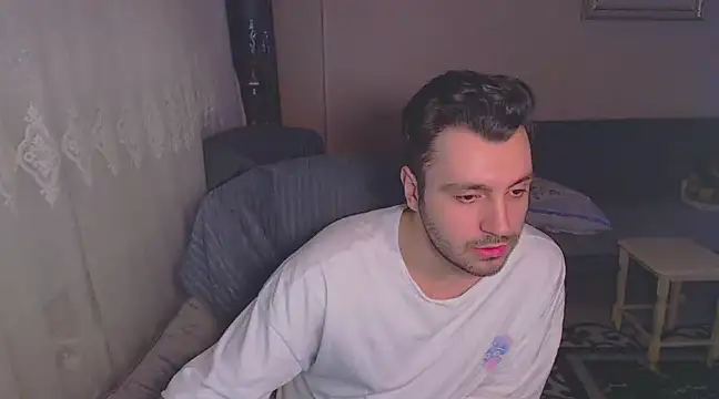 Snapshot of handsomeee04 chatting on 02-02-25, 09:45 handsomeee04 online show from 02-02-25, 09:45