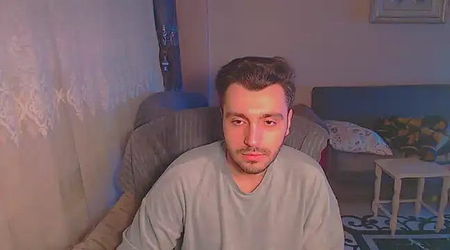 Snapshot of handsomeee04 chatting on 02-03-25, 04:10 handsomeee04 online show from 02-03-25, 04:10