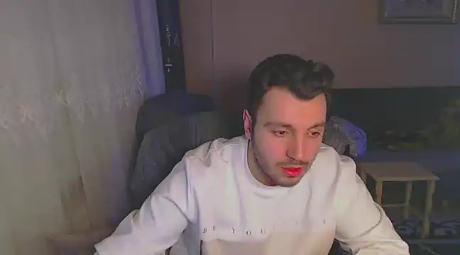 Snapshot of handsomeee04 chatting on 02-05-25, 12:20 handsomeee04 online show from 02-05-25, 12:20