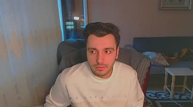 Snapshot of handsomeee04 chatting on 02-05-25, 02:59 handsomeee04 online show from 02-05-25, 02:59