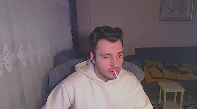 Snapshot of handsomeee04 chatting on 02-06-25, 09:06 handsomeee04 online show from 02-06-25, 09:06