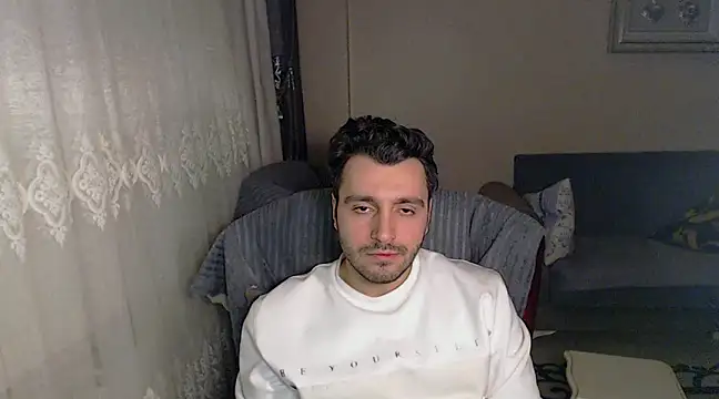 Snapshot of handsomeee04 chatting on 02-09-25, 12:39 handsomeee04 online show from 02-09-25, 12:39