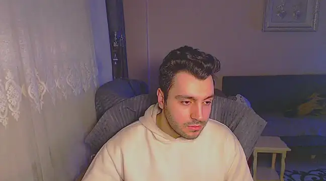 Snapshot of handsomeee04 chatting on 02-14-25, 10:04 handsomeee04 online show from 02-14-25, 10:04