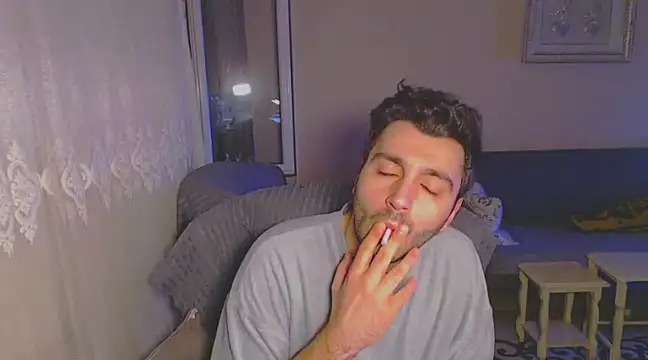 Snapshot of handsomeee04 chatting on 02-16-25, 01:25 handsomeee04 online show from 02-16-25, 01:25