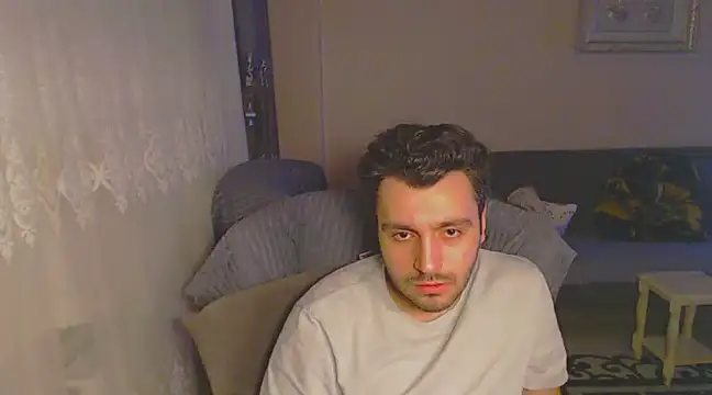 Snapshot of handsomeee04 chatting on 02-18-25, 04:26 handsomeee04 online show from 02-18-25, 04:26