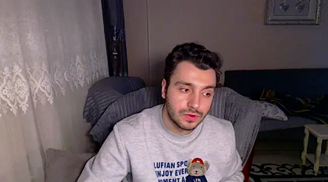 Snapshot of handsomeee04 chatting on 02-19-25, 10:09 handsomeee04 online show from 02-19-25, 10:09