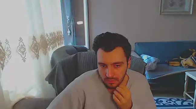 Snapshot of handsomeee04 chatting on 02-20-25, 02:35 handsomeee04 online show from 02-20-25, 02:35