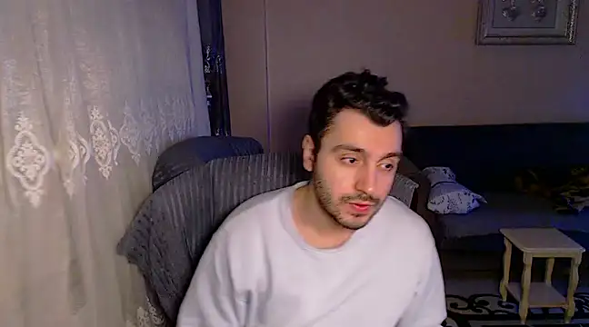 Snapshot of handsomeee04 chatting on 02-20-25, 10:37 handsomeee04 online show from 02-20-25, 10:37