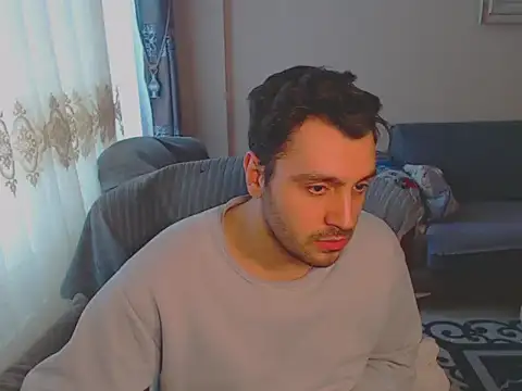 Snapshot of handsomeee04 chatting on 02-23-25, 02:46 handsomeee04 online show from 02-23-25, 02:46