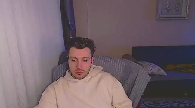 Snapshot of handsomeee04 chatting on 03-07-25, 02:04 handsomeee04 online show from 03-07-25, 02:04