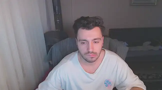 Snapshot of handsomeee04 chatting on 03-10-25, 02:17 handsomeee04 online show from 03-10-25, 02:17