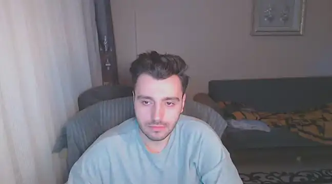 Snapshot of handsomeee04 chatting on 03-15-25, 12:47 handsomeee04 online show from 03-15-25, 12:47