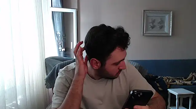 Snapshot of handsomeee04 chatting on 03-16-25, 02:55 handsomeee04 online show from 03-16-25, 02:55