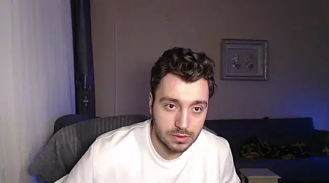 Snapshot of handsomeee04 chatting on 03-17-25, 09:45 handsomeee04 online show from 03-17-25, 09:45