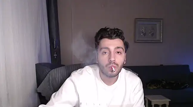 Snapshot of handsomeee04 chatting on 03-18-25, 02:25 handsomeee04 online show from 03-18-25, 02:25