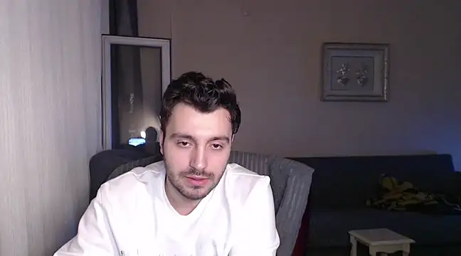 Snapshot of handsomeee04 chatting on 03-20-25, 01:24 handsomeee04 online show from 03-20-25, 01:24